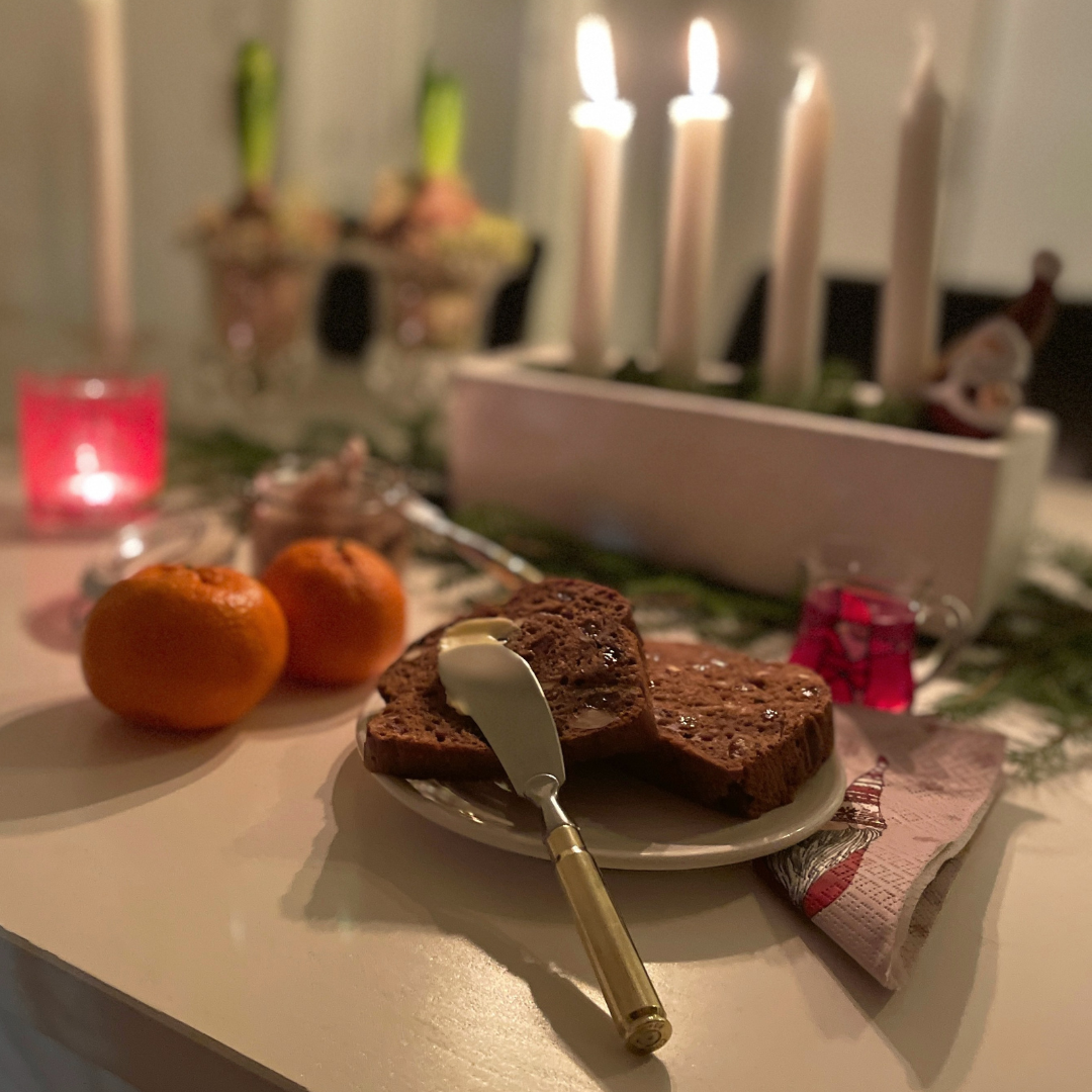 Julbordset av återbrukade mässingshylsor