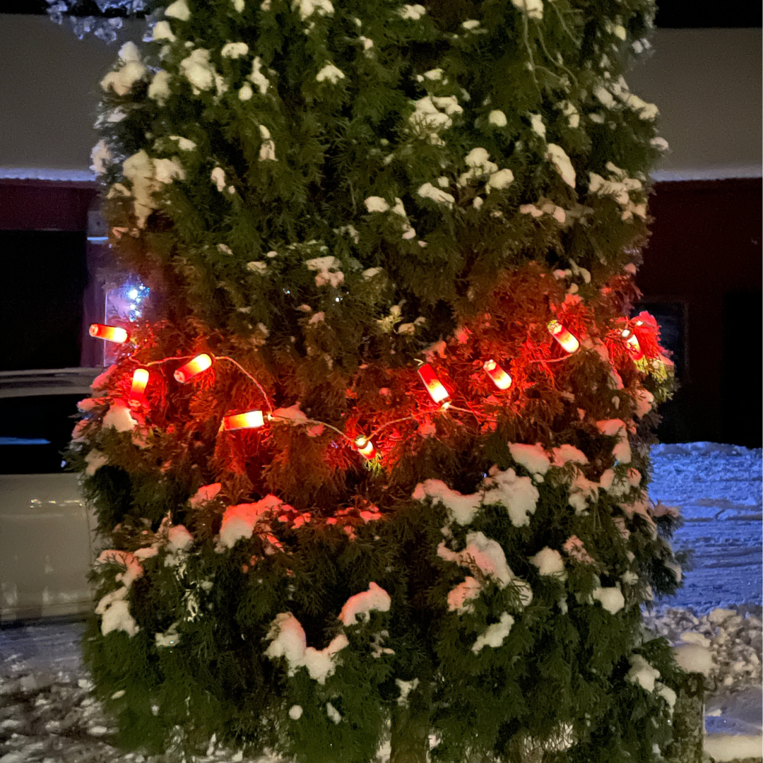 Julslinga av återbrukade hylsor kal. 12