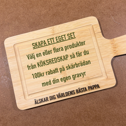 Liten skärbräda i trä med personlig textgravyr