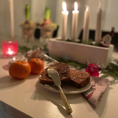 Julbordset av återbrukade mässingshylsor